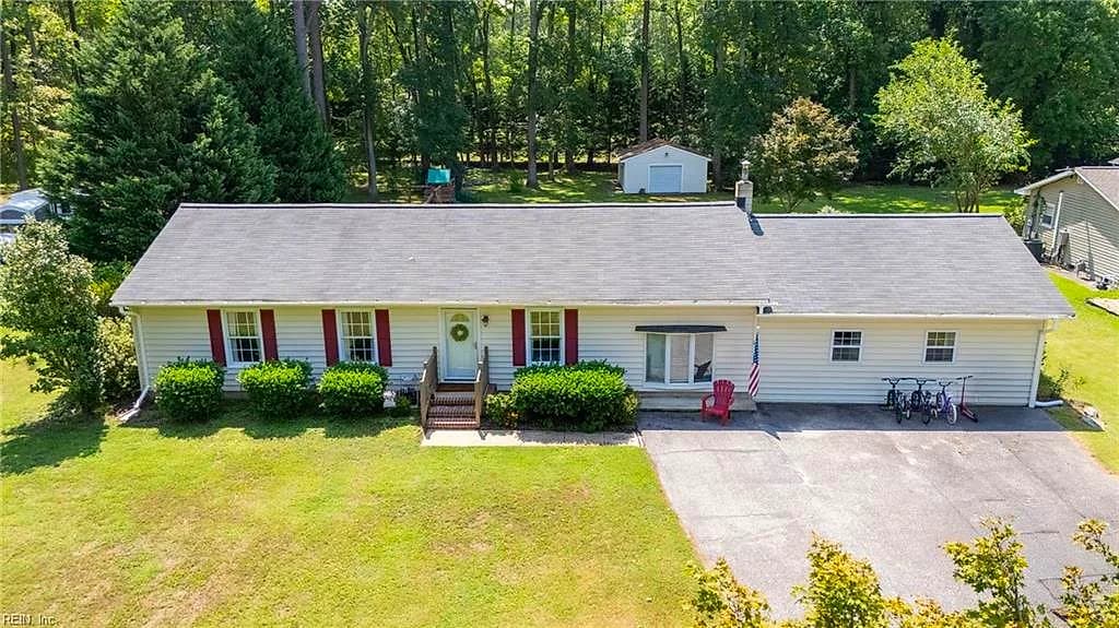 209 Oak Point DR, YORKTOWN VA 23692 - Photo 3
