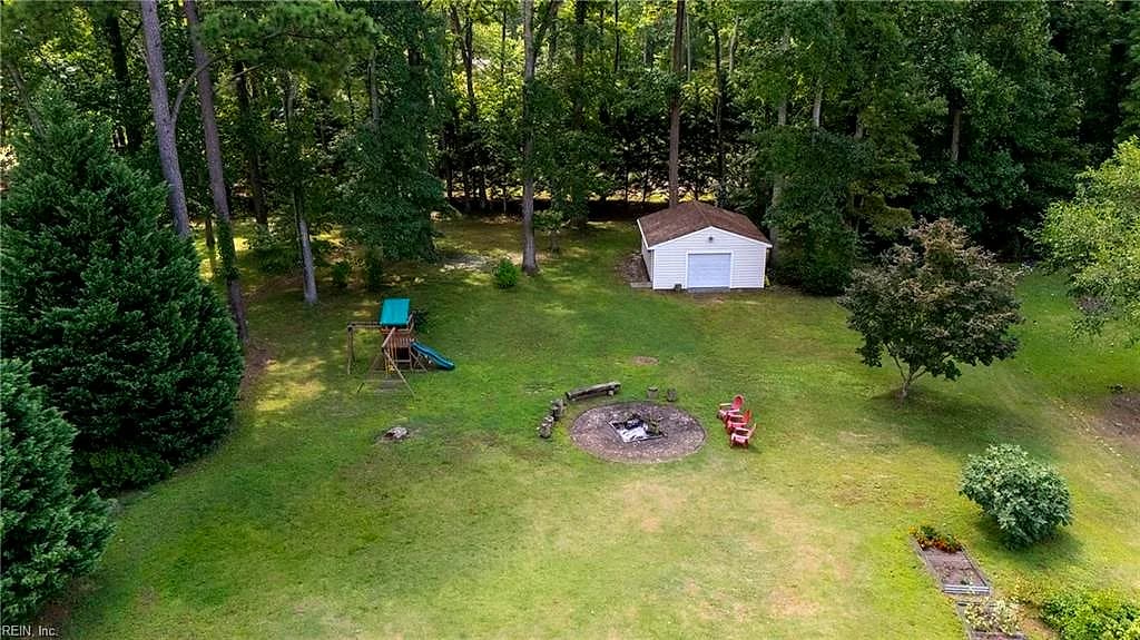 209 Oak Point DR, YORKTOWN VA 23692 - Photo 5