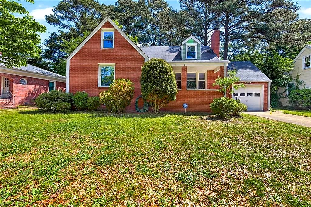 8814 Commodore DR, NORFOLK VA 23503 - Main photo