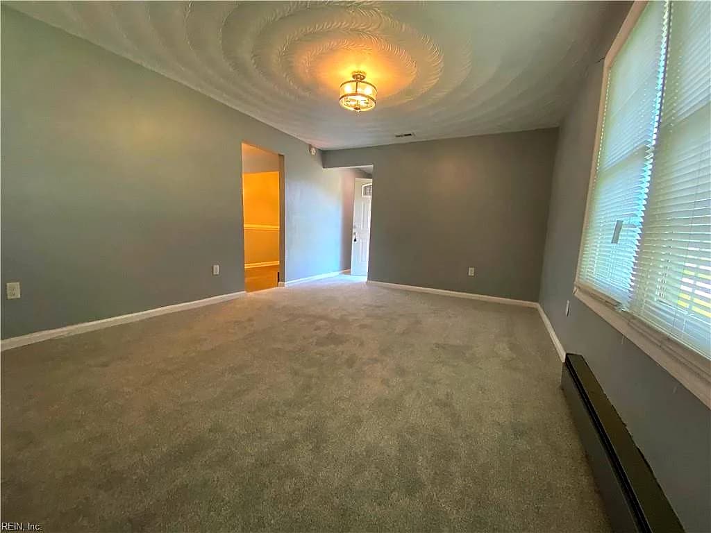 1102 CAVALIER BLVD, PORTSMOUTH VA 23701 - Photo 4