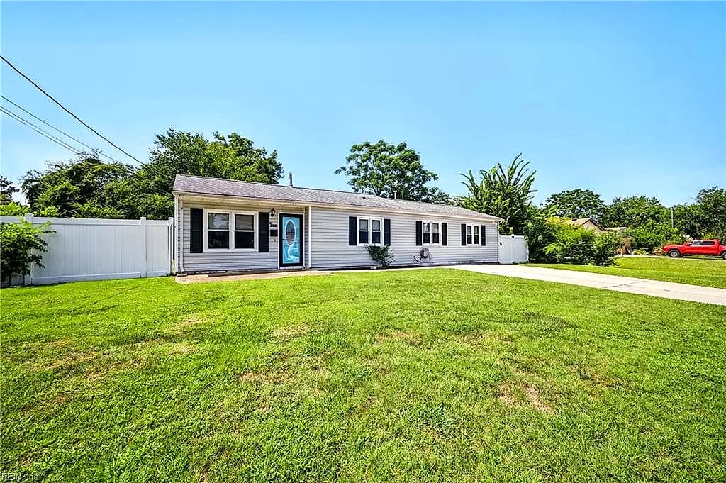 825 Brinson LN, VIRGINIA BEACH VA 23455 - Photo 3