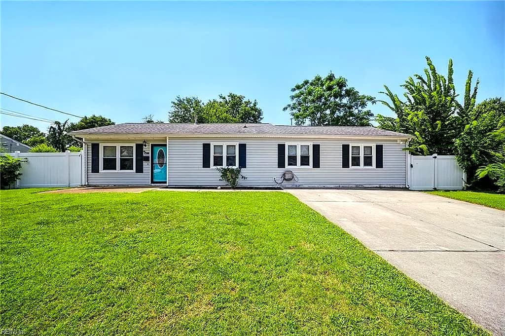 825 Brinson LN, VIRGINIA BEACH VA 23455 - Photo 4