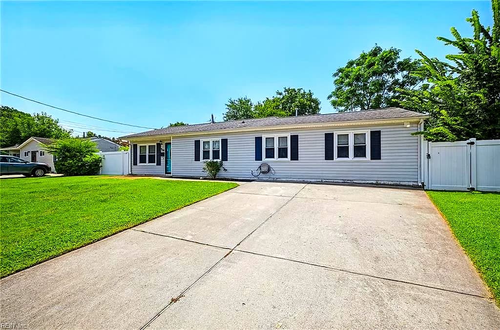 825 Brinson LN, VIRGINIA BEACH VA 23455 - Photo 5