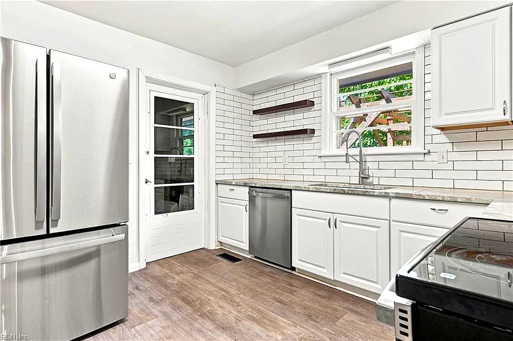 1208 Pineview AVE, NORFOLK VA 23503 - Photo 5