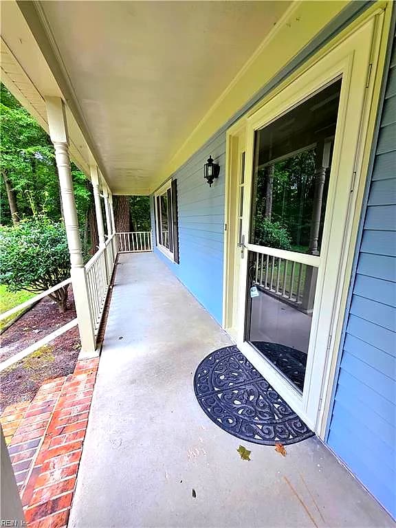 415 Rosewood LN, YORKTOWN VA 23692 - Photo 4