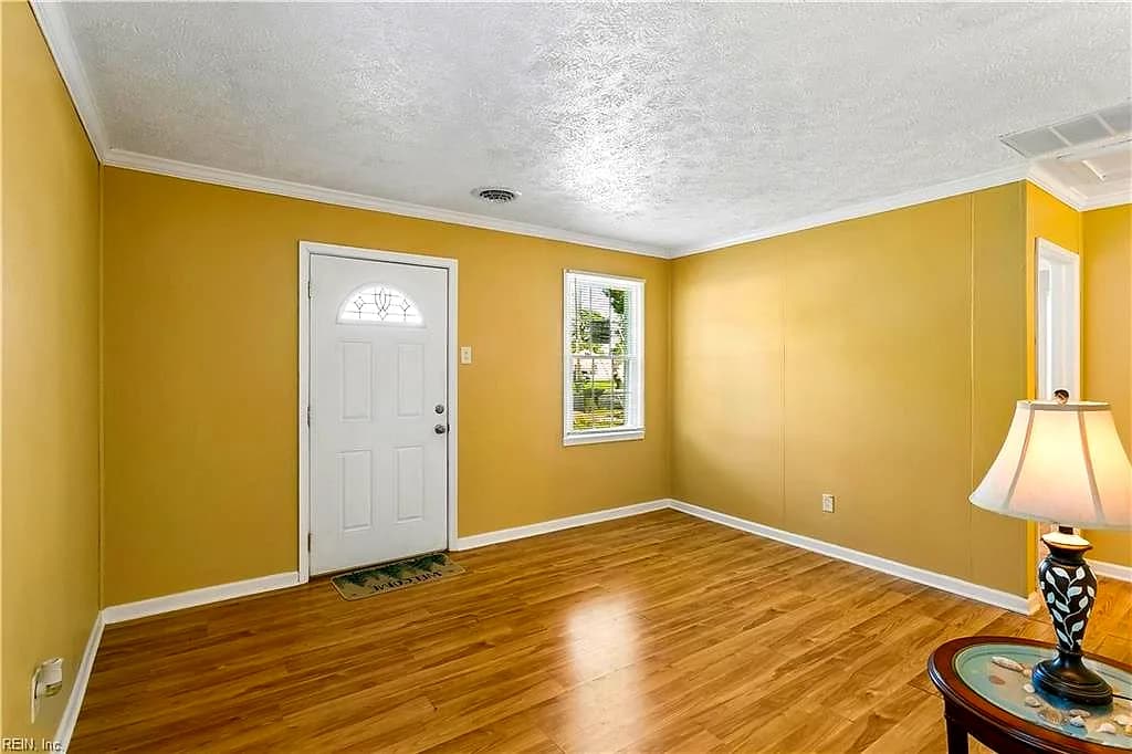 650 Grimes RD, HAMPTON VA 23663 - Photo 5