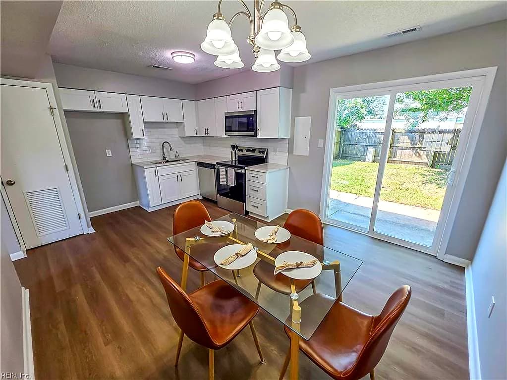 1006 Barnacle CT, VIRGINIA BEACH VA 23451 - Photo 3