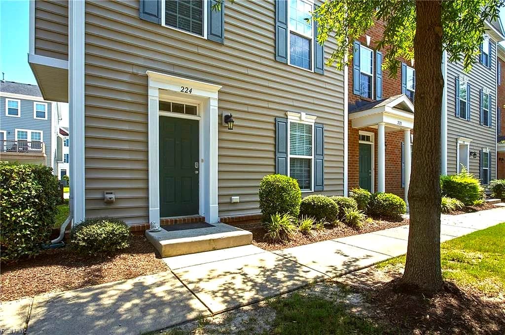 224 Breccia LN #218, VIRGINIA BEACH VA 23462 - Photo 2
