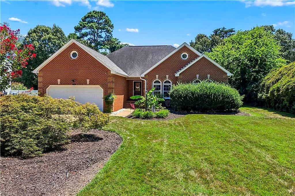 7534 Tyndall DR, GLOUCESTER POINT VA 23062 - Main photo
