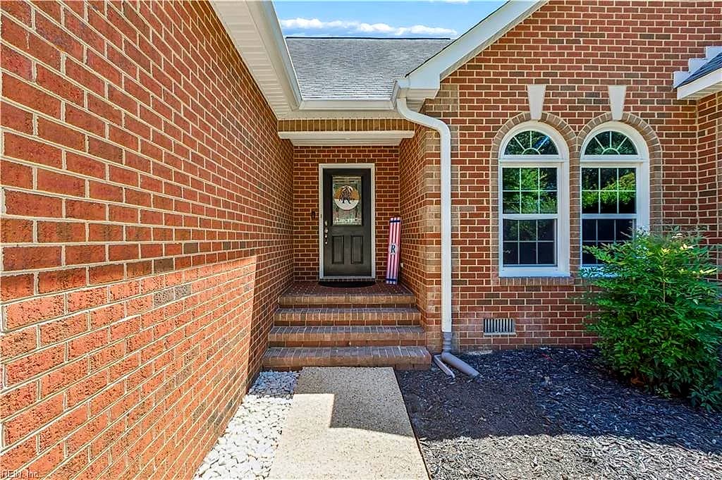 7534 Tyndall DR, GLOUCESTER POINT VA 23062 - Photo 4