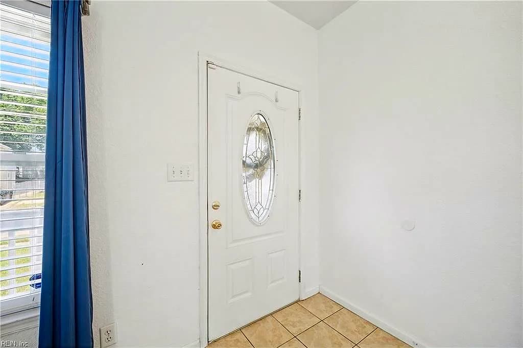 1437 W 40TH ST, NORFOLK VA 23508 - Photo 5