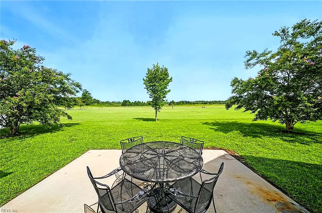 122 Oak Hill LN, SMITHFIELD VA 23430 - Photo 5