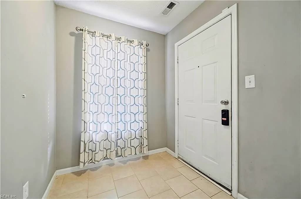 901 Pine Mill CT, NEWPORT NEWS VA 23602 - Photo 4