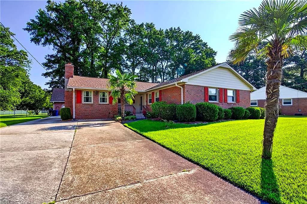 4704 Hunters Point DR, PORTSMOUTH VA 23703 - Main photo
