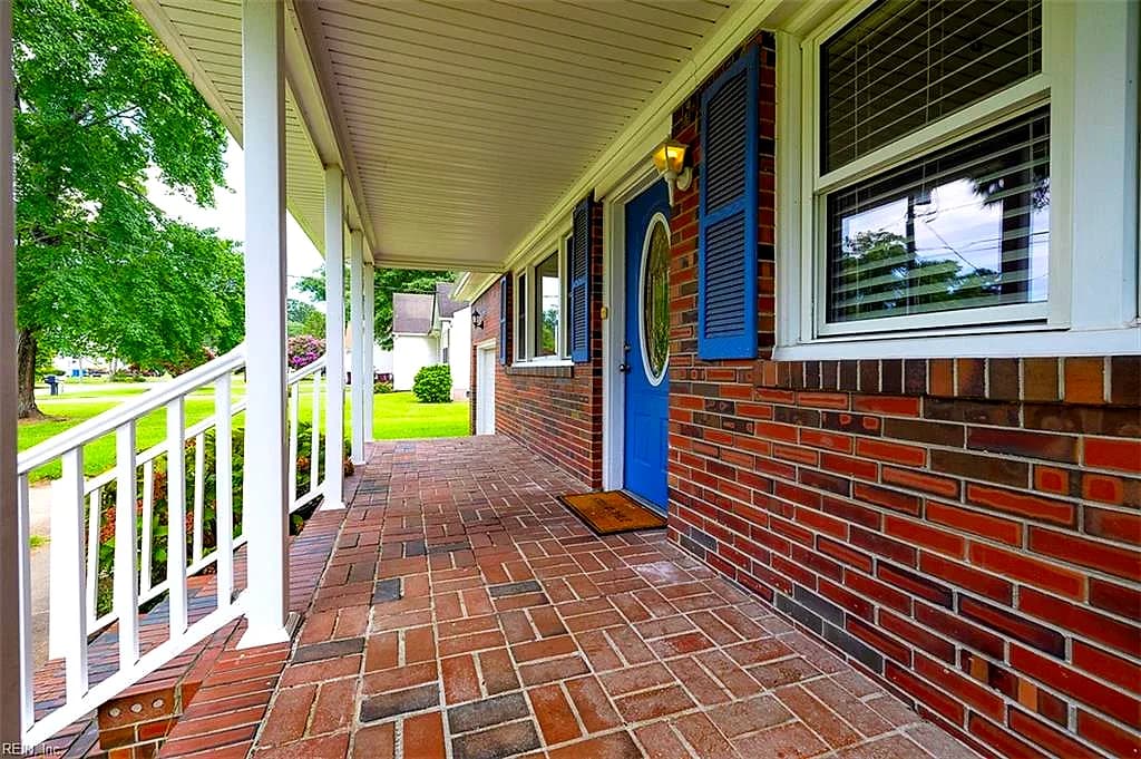 1104 Washington DR, CHESAPEAKE VA 23322 - Photo 5