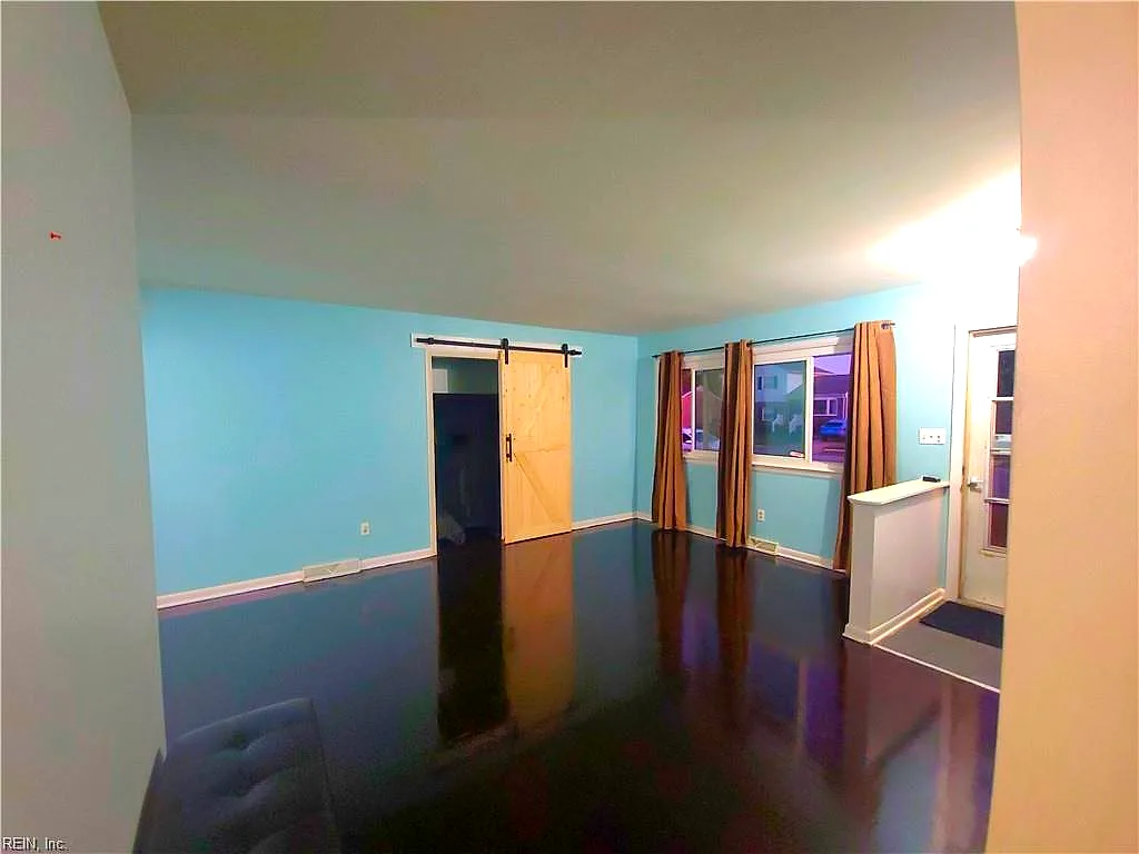 311 Hercules DR, HAMPTON VA 23669 - Photo 3