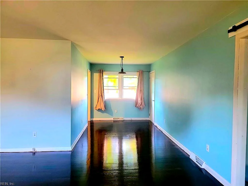 311 Hercules DR, HAMPTON VA 23669 - Photo 4