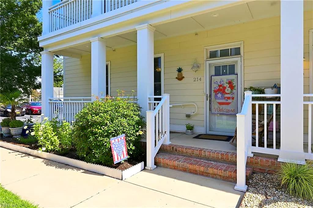 214 S 2nd ST #C, HAMPTON VA 23664 - Photo 3