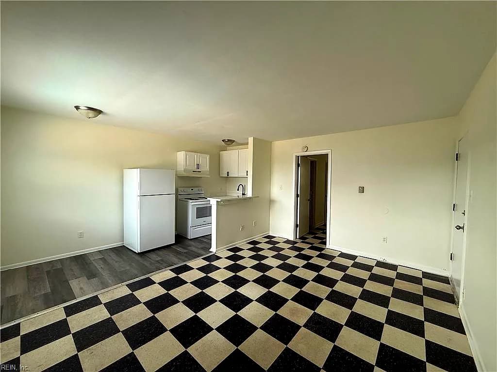 2828 E Ocean View AVE, NORFOLK VA 23518 - Photo 3