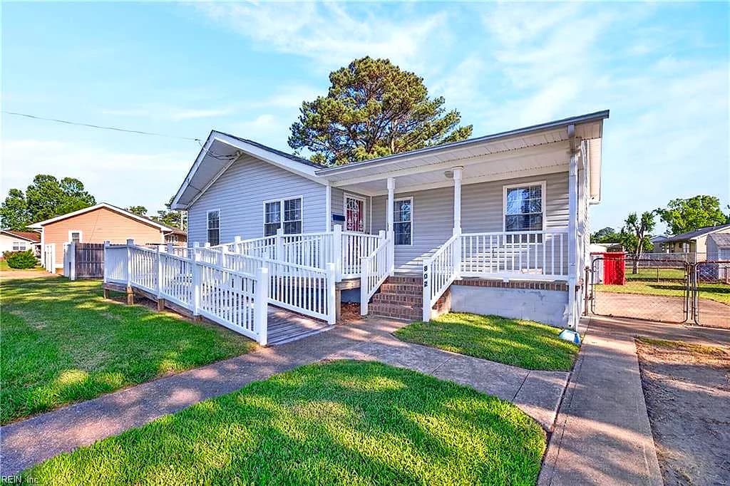 802 Hancock AVE, PORTSMOUTH VA 23701 - Photo 3