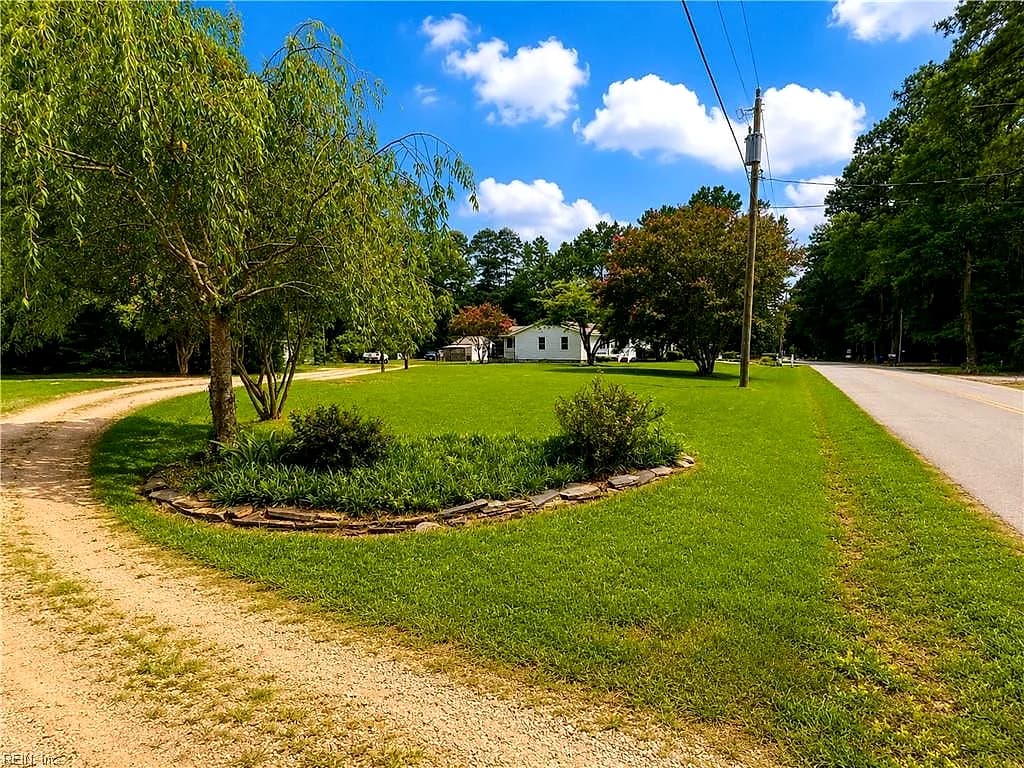 789 Coachpoint RD, HARTFIELD VA 23071 - Photo 5