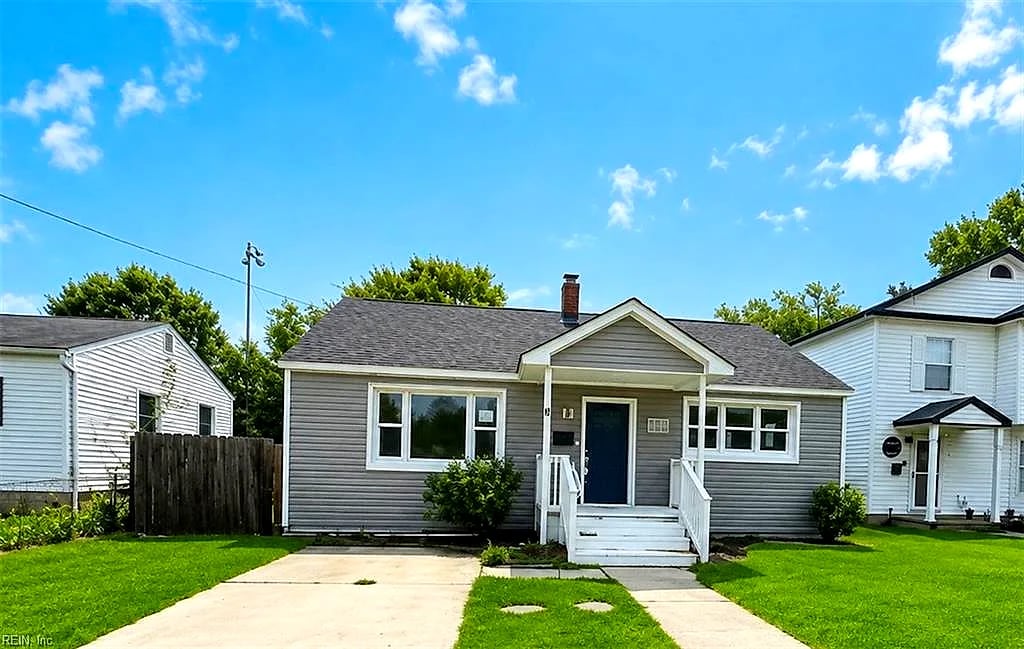 222 South AVE, NEWPORT NEWS VA 23601