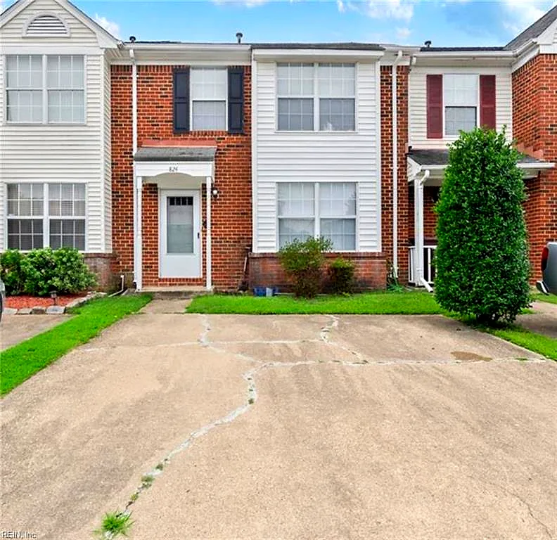 824 Nottaway DR, CHESAPEAKE VA 23320