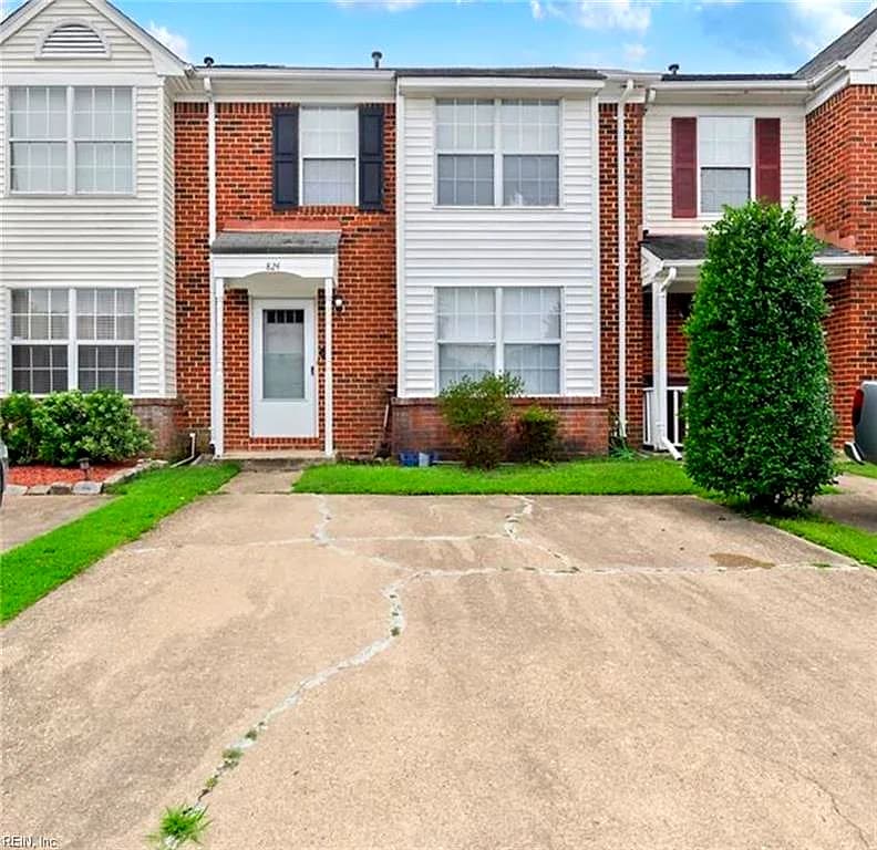 824 Nottaway DR, CHESAPEAKE VA 23320 - Photo 2