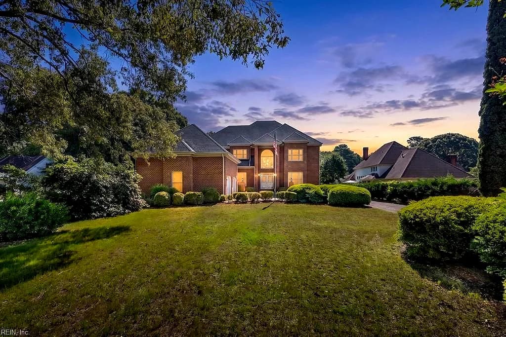 1711 Tyndall Point RD, GLOUCESTER POINT VA 23062 - Main photo