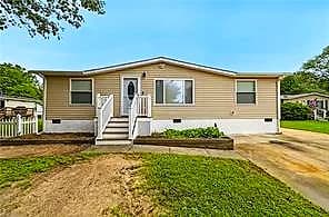 103 Tall Pine CIR, YORKTOWN VA 23693 - Main photo