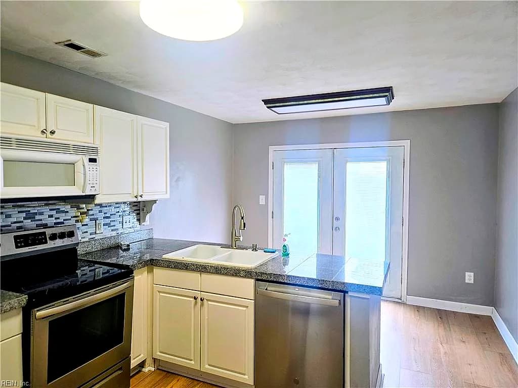 1700 Oliver AVE, CHESAPEAKE VA 23324 - Photo 5