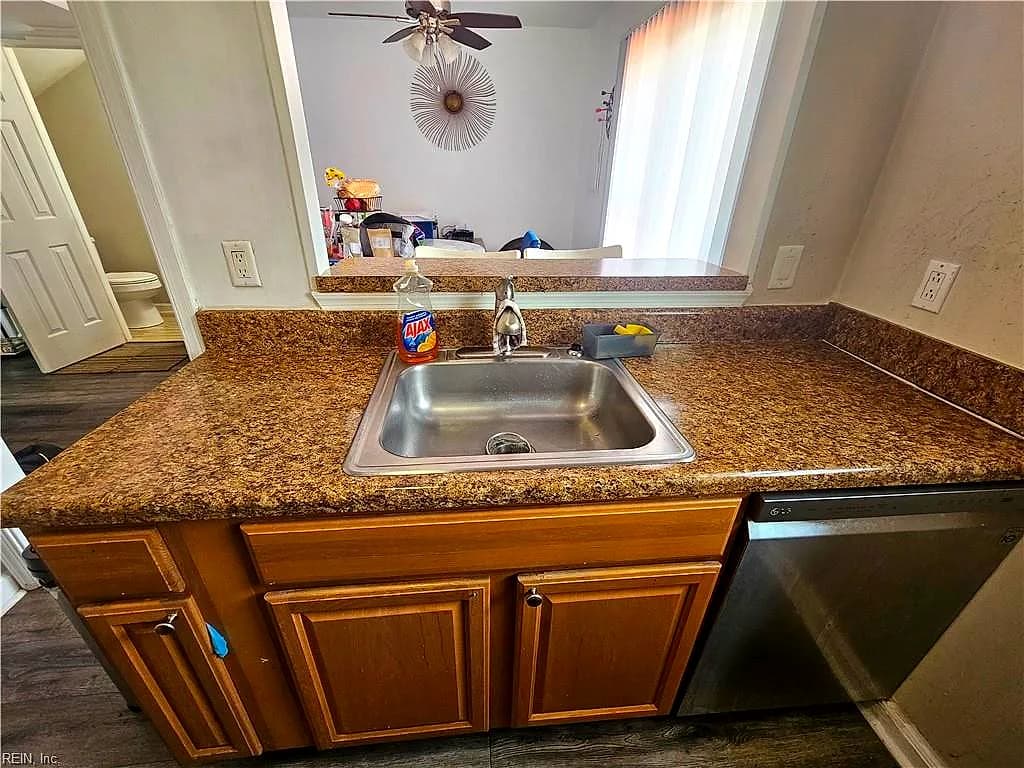 3202 Clover RD E, CHESAPEAKE VA 23321 - Photo 4