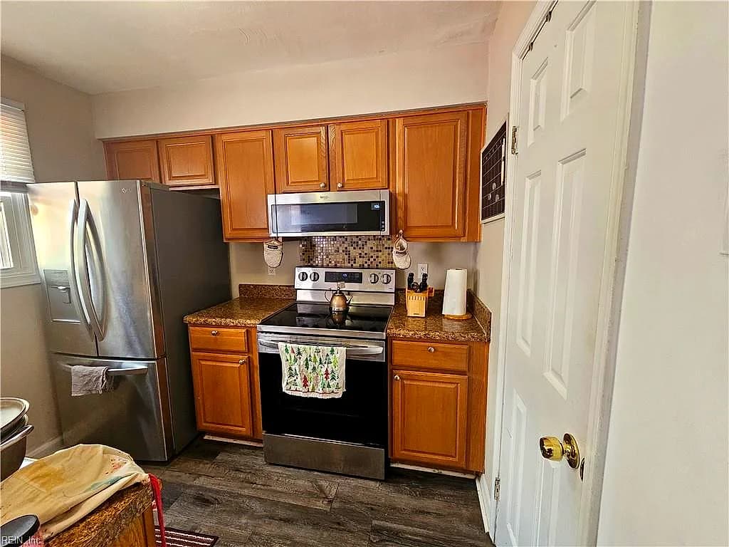 3202 Clover RD E, CHESAPEAKE VA 23321 - Photo 5