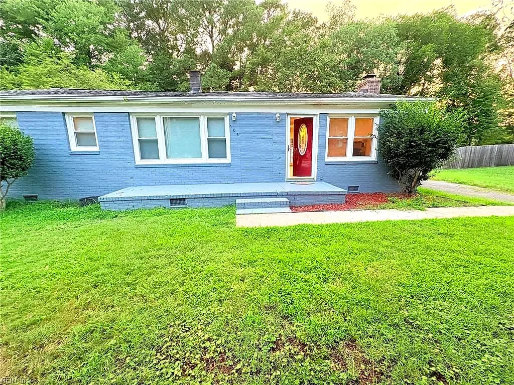 105 Second ST, YORKTOWN VA 23692 - Main photo