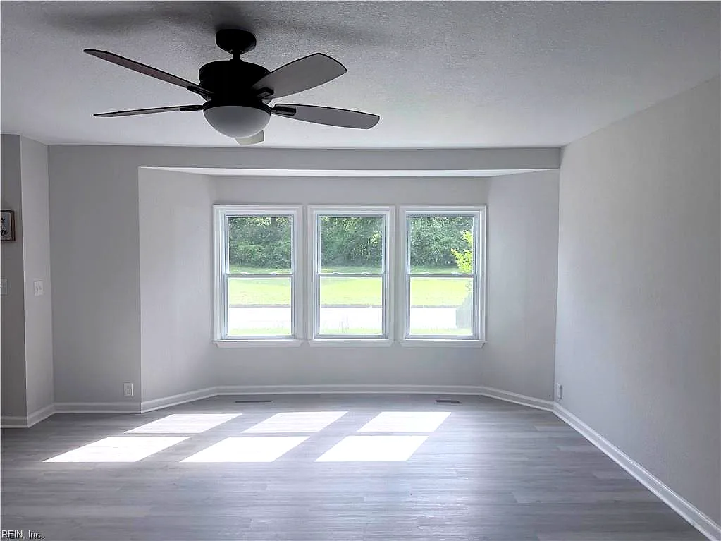 10 C C Spaulding DR, HAMPTON VA 23666 - Photo 5
