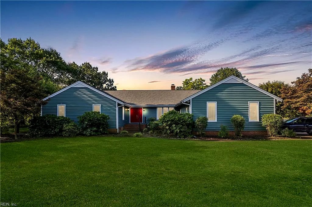 1823 Heron RN, HAYES VA 23072