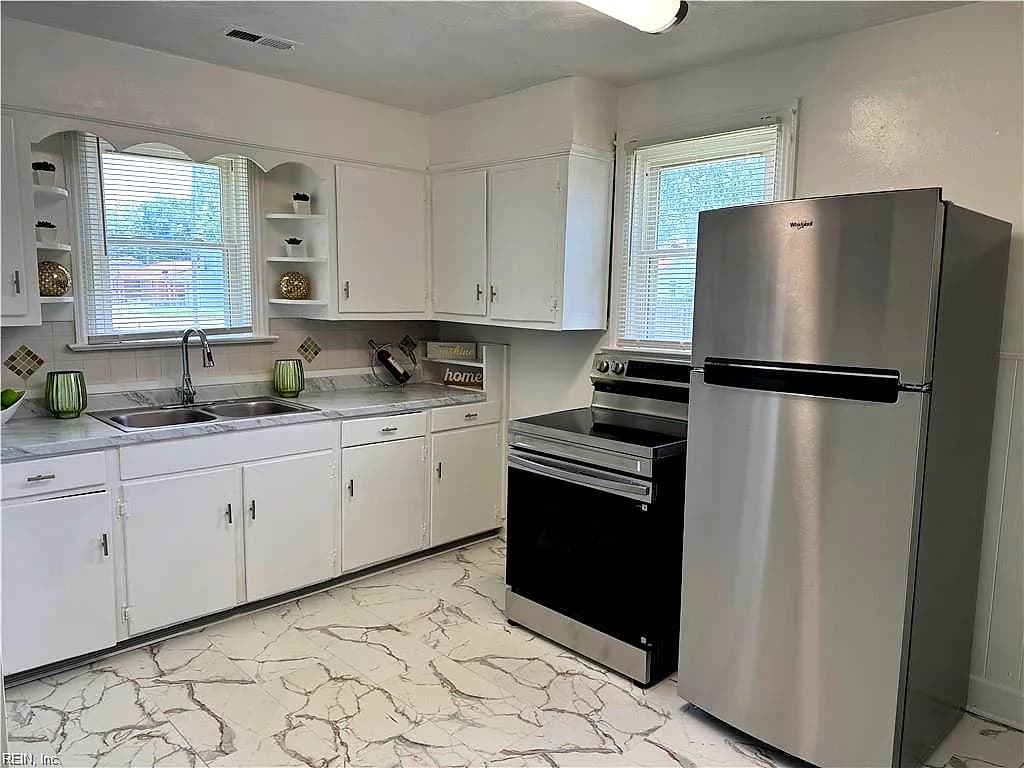 2801 Mapleton AVE, NORFOLK VA 23504 - Photo 4