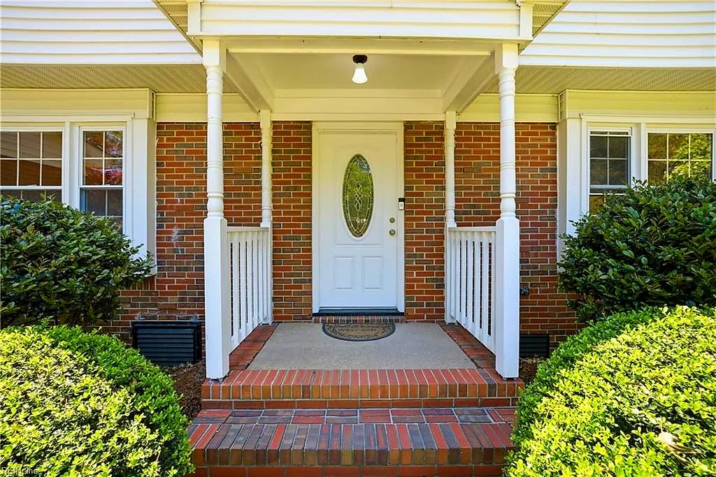 3421 Kings Grant RD, VIRGINIA BEACH VA 23452