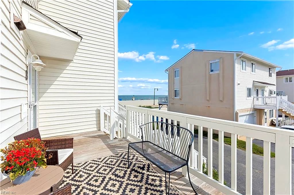 8 Cantamar CT, HAMPTON VA 23664