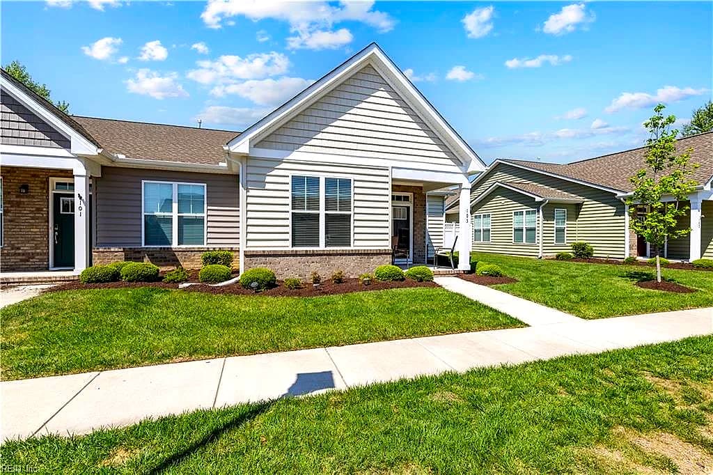 103 Cathedral ST, SMITHFIELD VA 23430 - Photo 3
