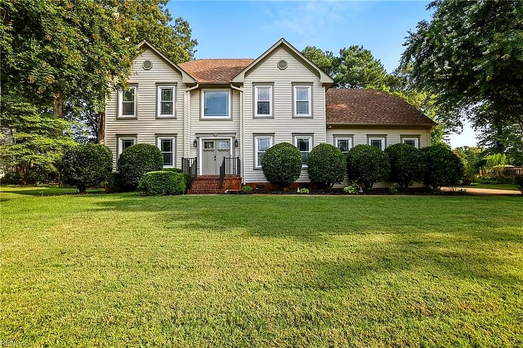 1004 FAIRWAY DR, CHESAPEAKE VA 23320
