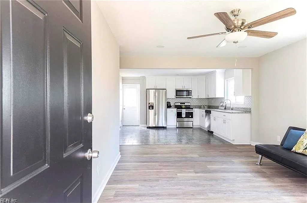 5425 Silbert RD, NORFOLK VA 23509 - Photo 5