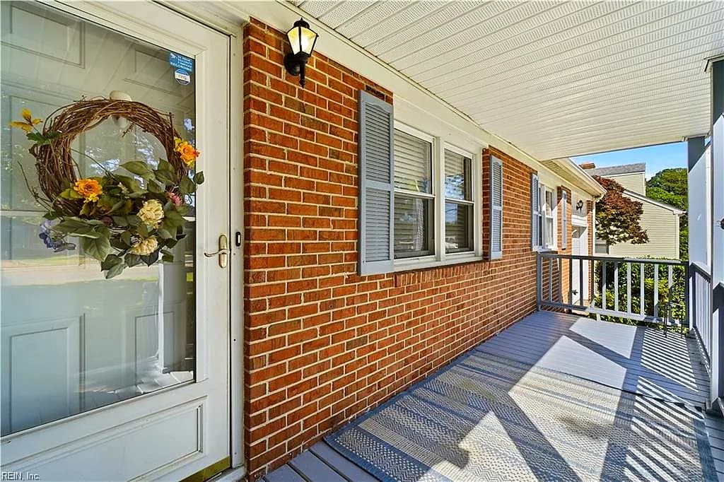 4710 Hatton Point RD, PORTSMOUTH VA 23703 - Photo 4