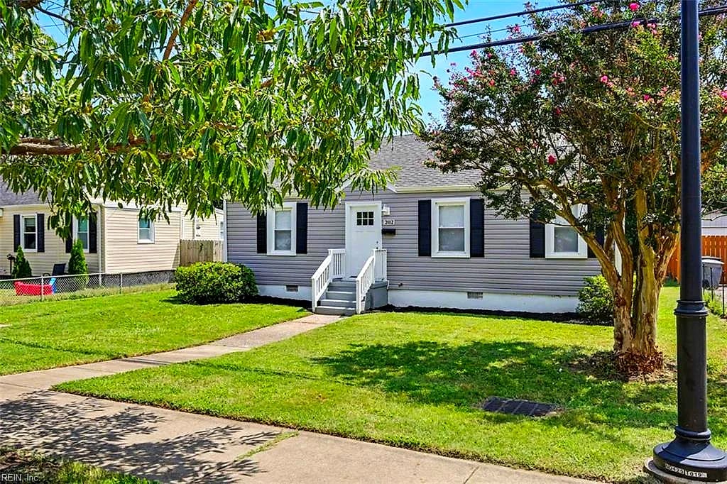 2112 E Pembroke AVE, Hampton — 2 bed Residential, 857 sqft