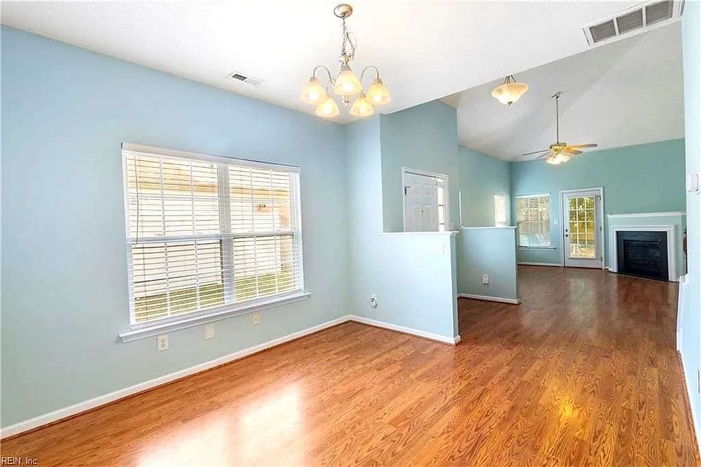 103 Kevin CT, YORKTOWN VA 23692 - Photo 4