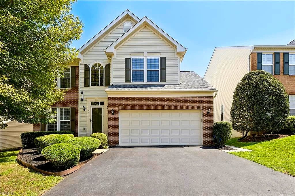 9741 Plaskett Forest LN, Lorton — 4 bed Residential, 3,464 sqft