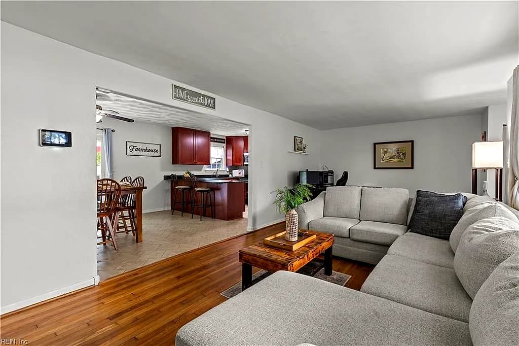 3013 Bowling Green DR, VIRGINIA BEACH VA 23452 - Photo 4