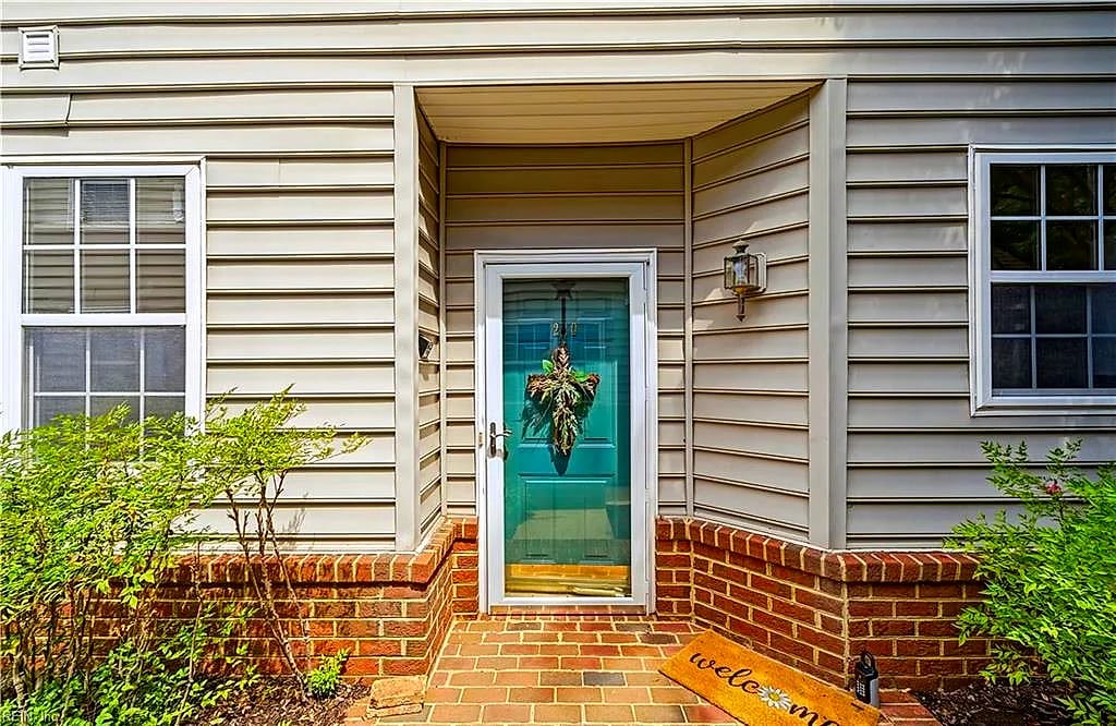 220 Bunker ARCH, Williamsburg — 3 bed Residential, 1,478 sqft