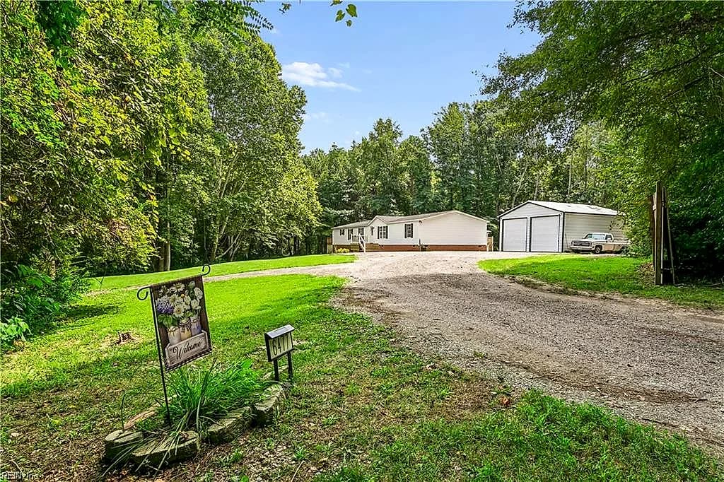 6477 Hickory Knoll RD, GLOUCESTER VA 23061 - Photo 3