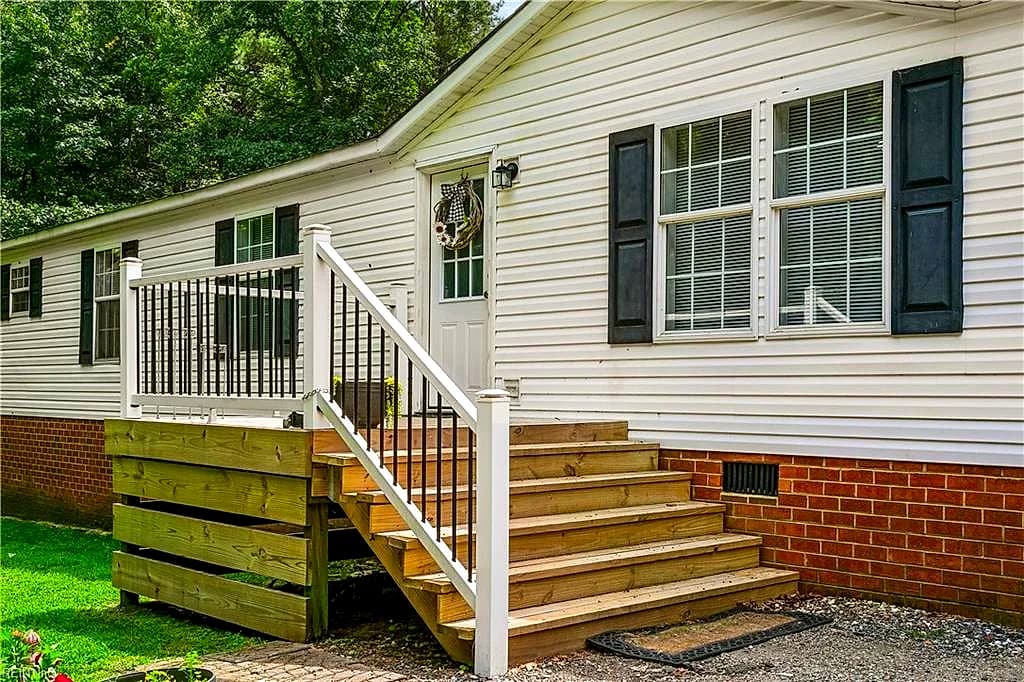 6477 Hickory Knoll RD, GLOUCESTER VA 23061 - Photo 4